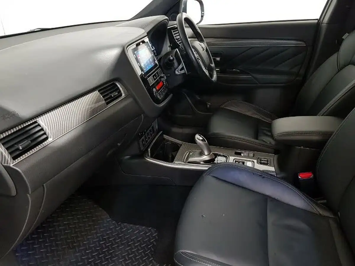 2018-mitsubishi-outlander-24-4h-phev-big-4