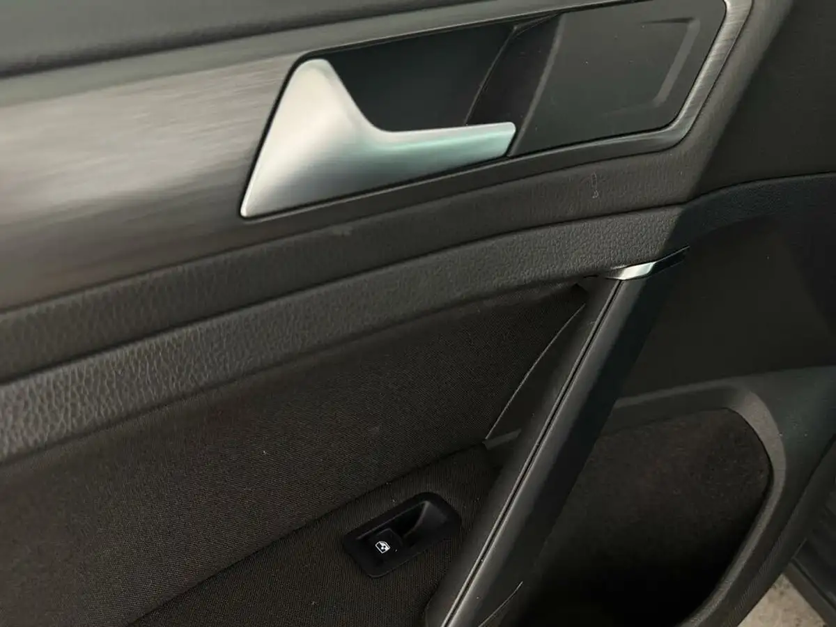2020-volkswagen-golf-e-e-golf-big-9