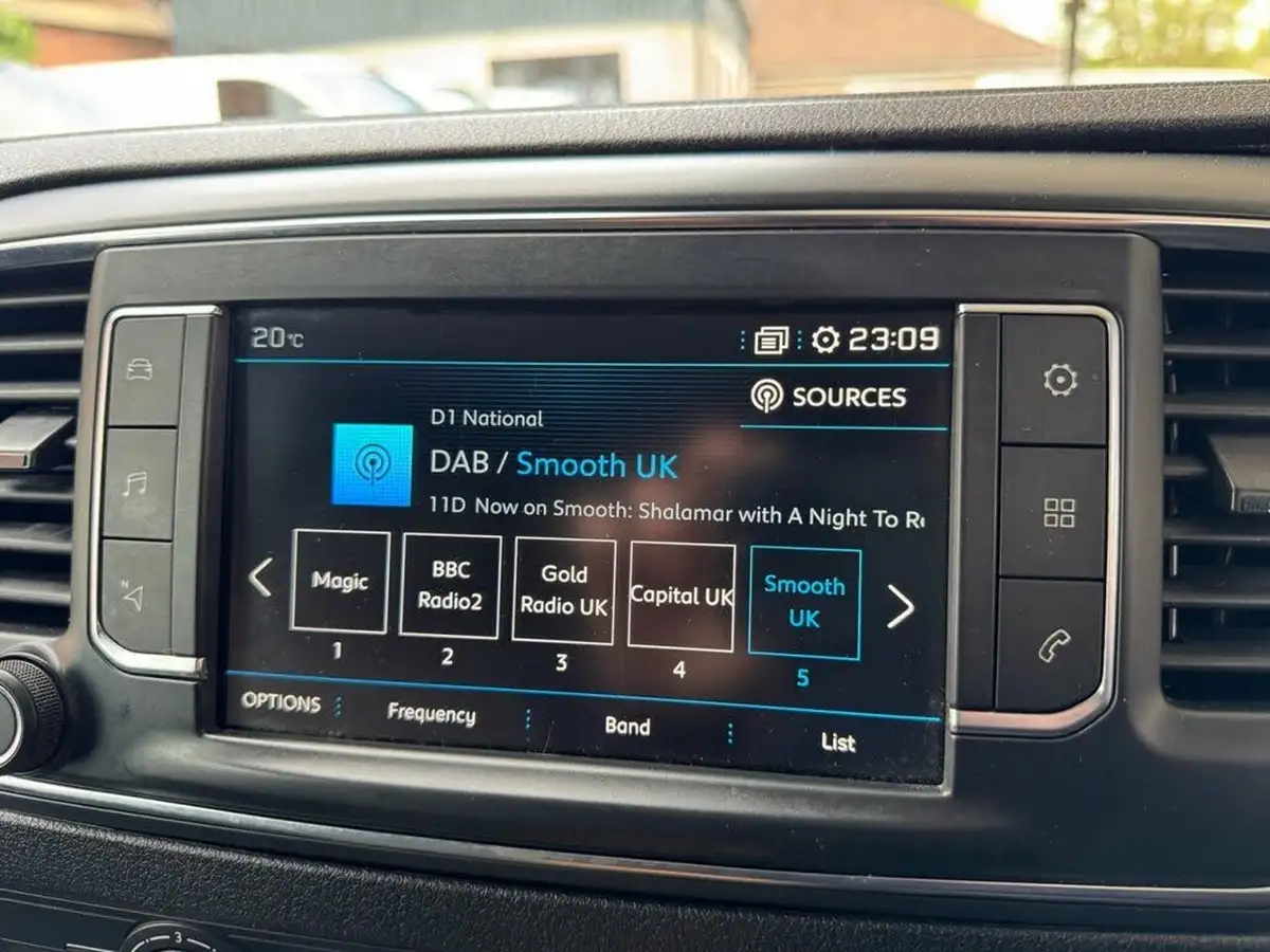 2018-peugeot-expert-20-bluehdi-professional-standard-1400-panel-big-17