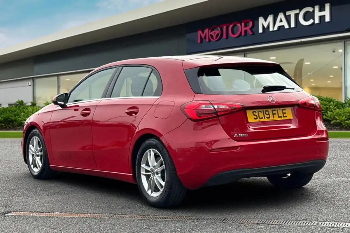 2019-mercedes-benz-a-class-13-a180-se-7g-dct-big-1