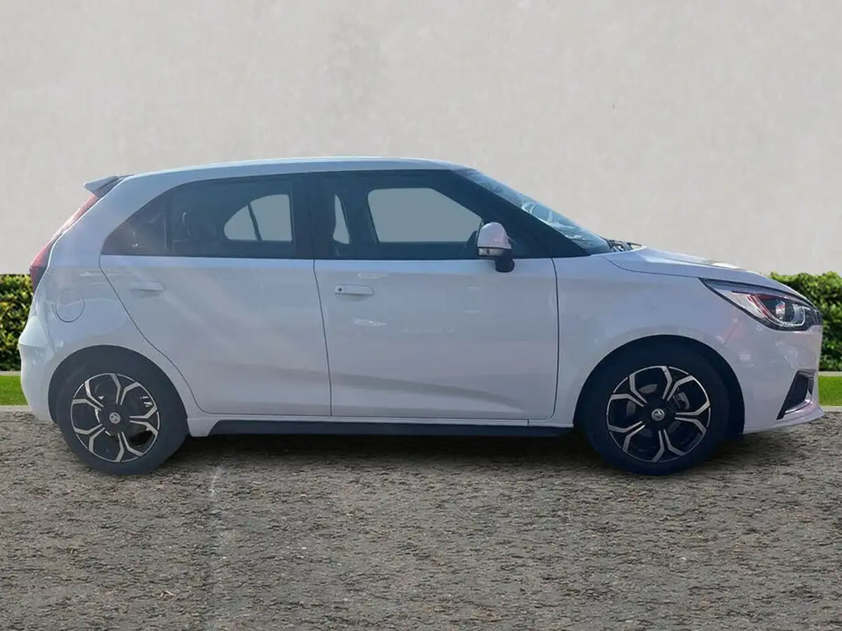 2023-mg-mg3-15-vti-tech-exclusive-nav-big-1