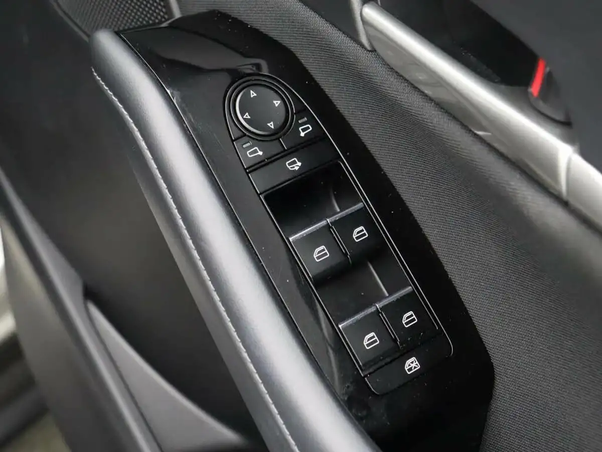 2022-mazda-cx-30-20-e-skyactiv-g-se-l-big-17