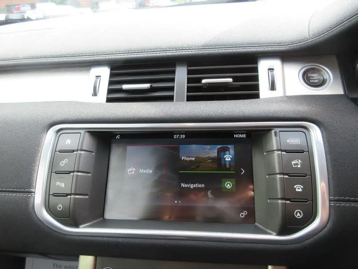 2015-land-rover-range-rover-evoque-20td4-se-tech-hatchback-5d-big-13