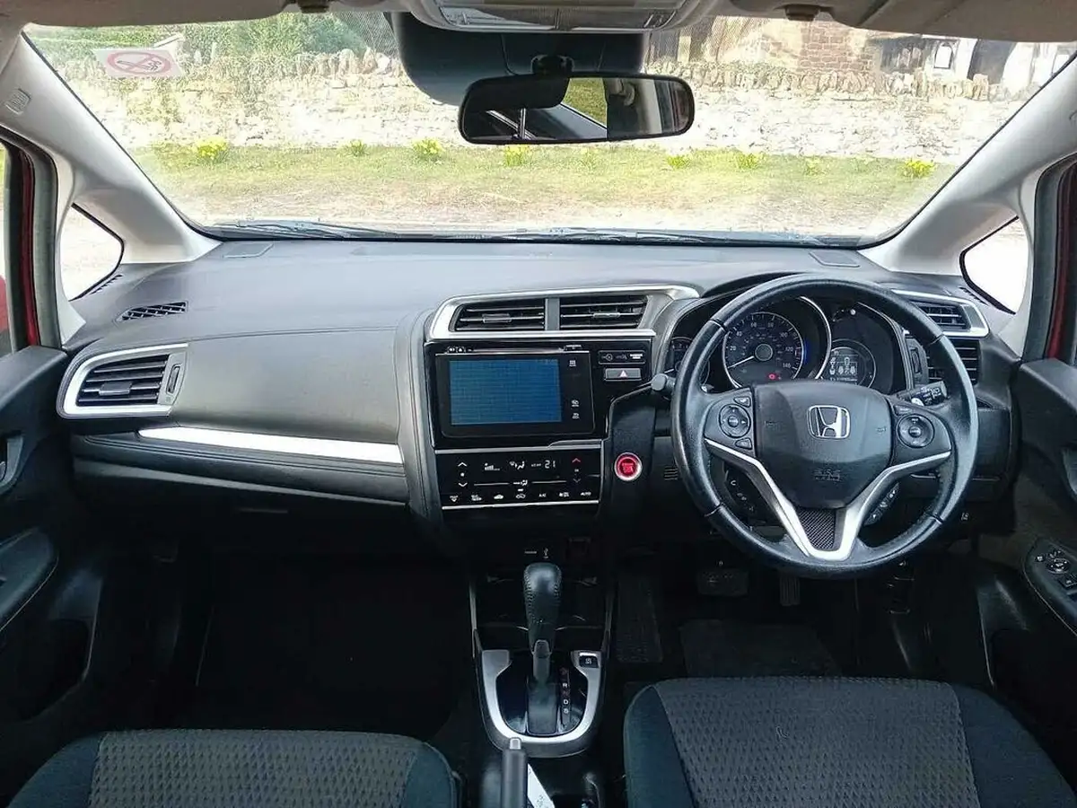 2019-honda-jazz-13-i-vtec-ex-navi-cvt-big-3