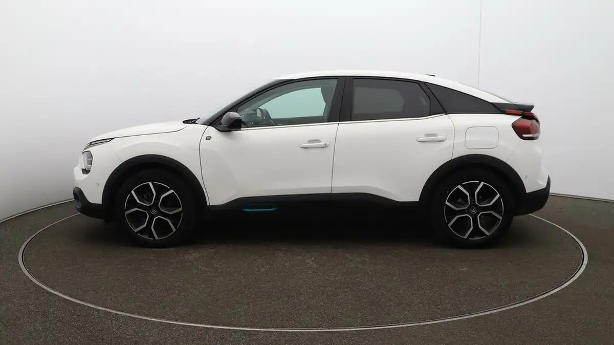 2022-citroen-c4-e-shine-big-57