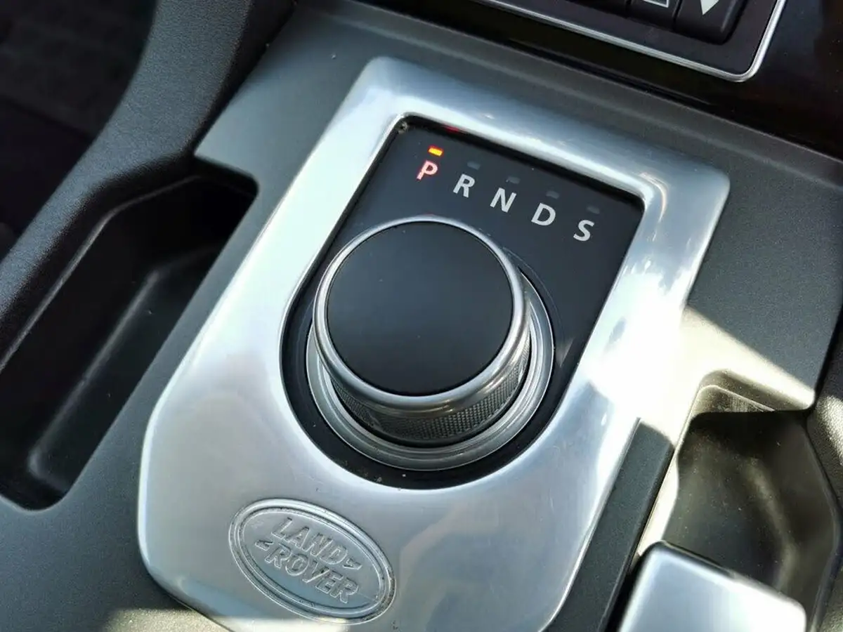 2015-land-rover-discovery-4-30-sd-v6-hse-big-58