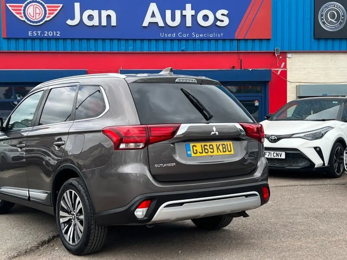 2019-mitsubishi-outlander-20-exceed-big-27