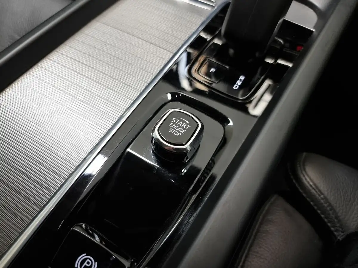 2023-volvo-xc60-20-b5-plus-big-19