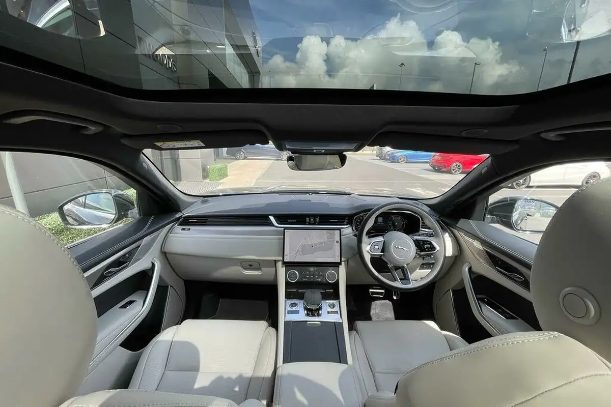 2024-jaguar-f-pace-20-d200-r-dynamic-se-black-90th-anniversary-edition-big-3