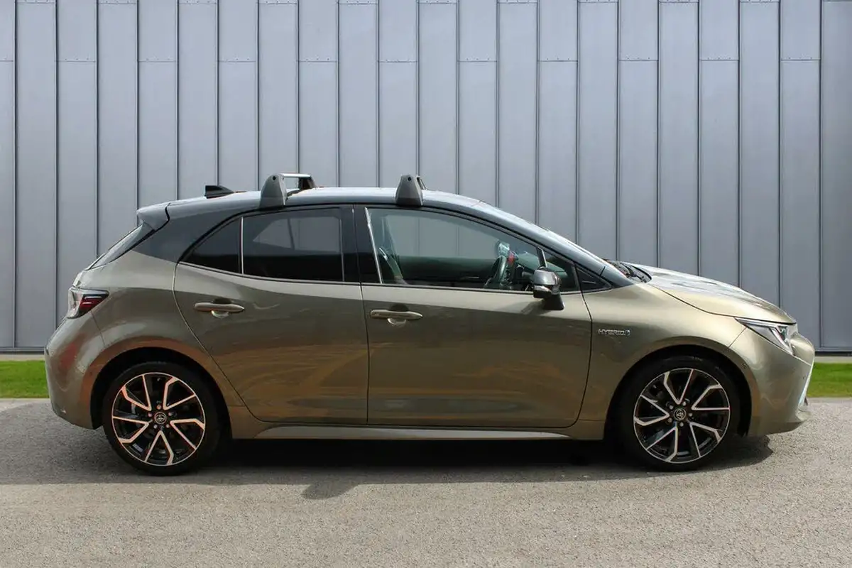 2019-toyota-corolla-18-vvt-i-excel-trk-hatchback-big-7