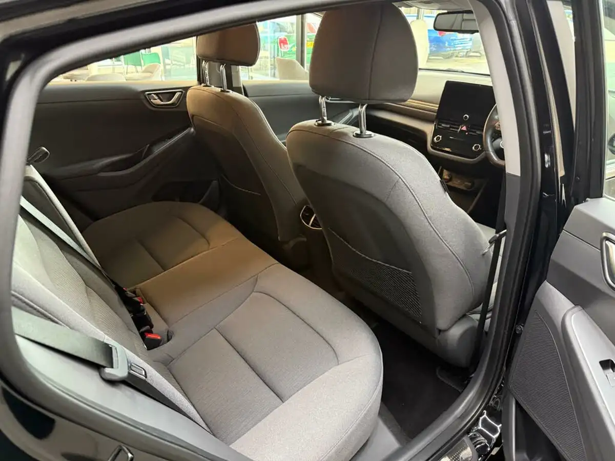 2022-hyundai-ioniq-e-premium-electric-big-17