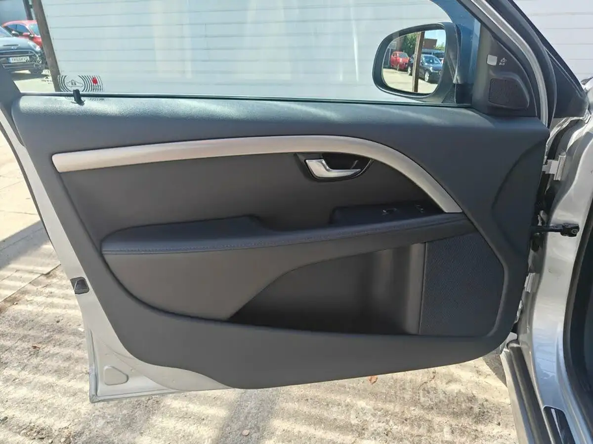 2014-volvo-v70-20td-d4-se-181bhp-nav-1969cc-geartronic-big-46