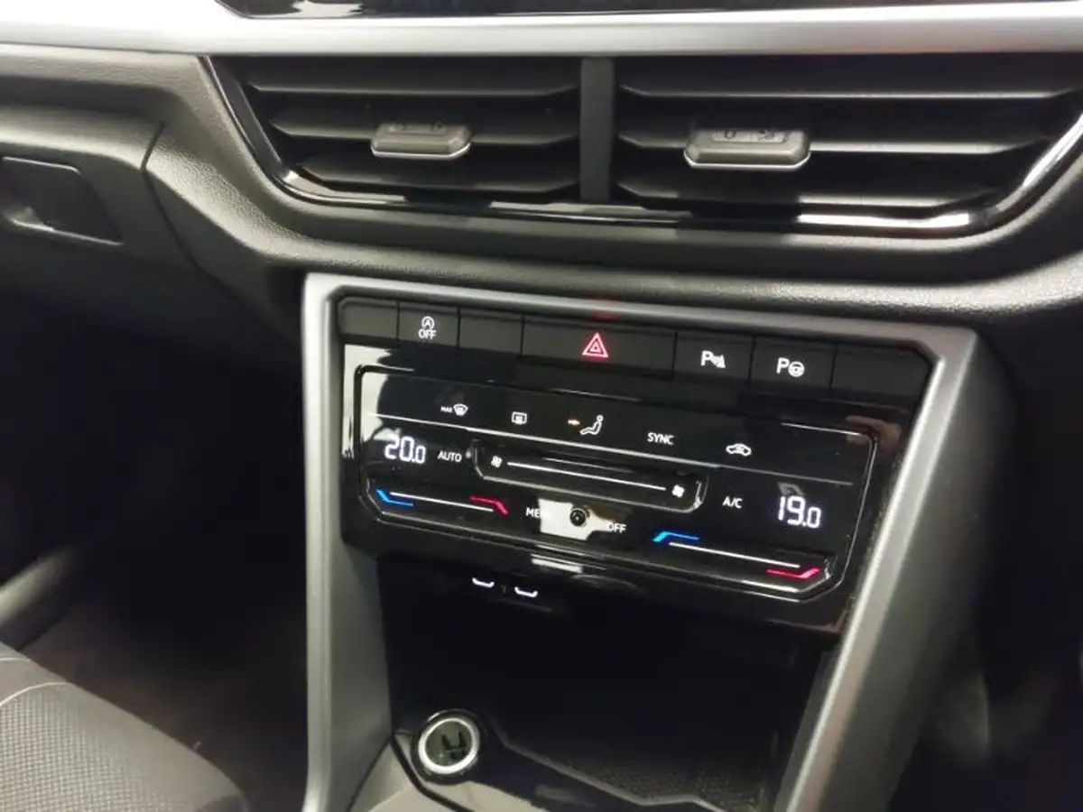 2022-volkswagen-t-roc-15-tsi-life-big-16