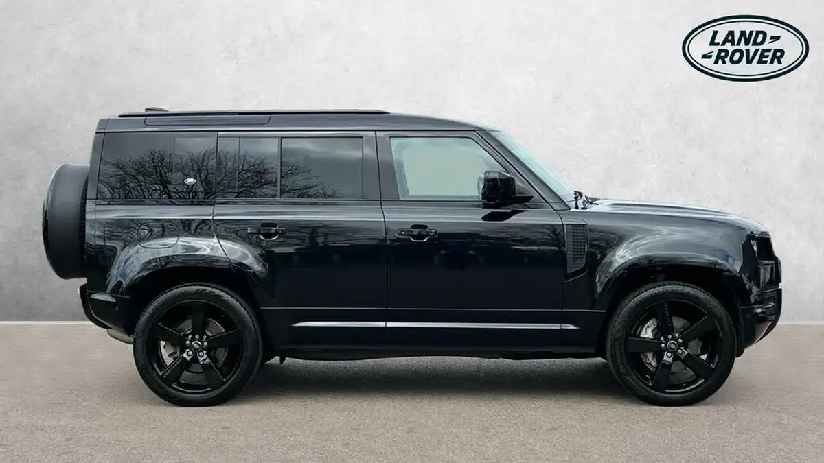 2023-land-rover-110-defender-30-d300-x-dynamic-hse-big-4