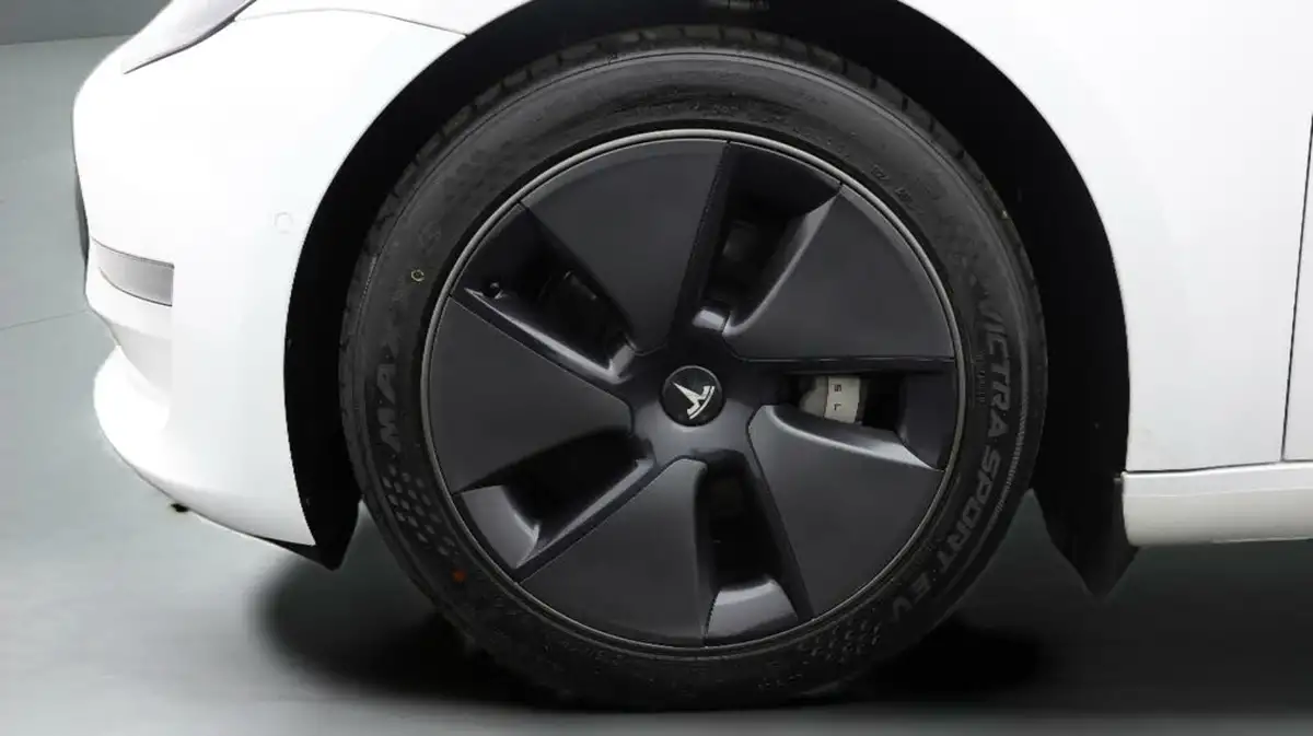 2021-tesla-model-3-e-long-range-4x4-big-17