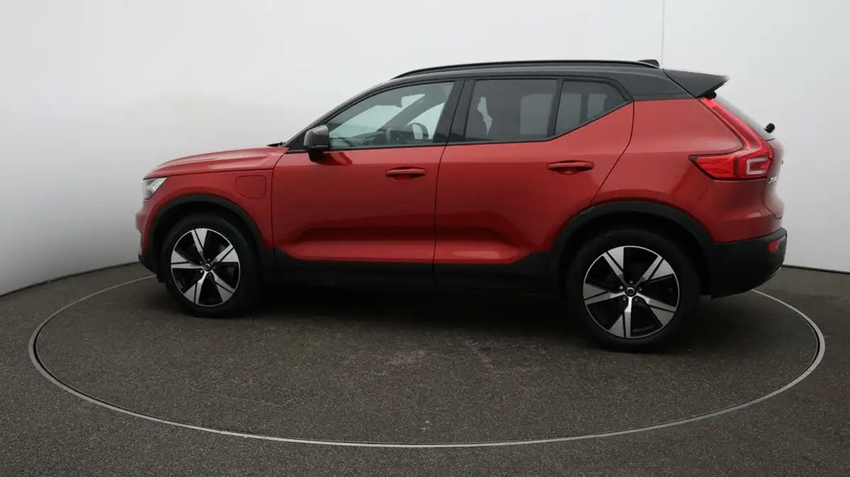 2022-volvo-xc40-15-t4-r-design-big-48