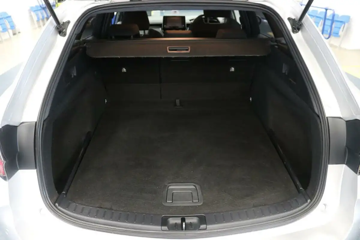 2021-toyota-corolla-18-vvt-i-icon-tech-spare-wheel-touring-sports-5d-big-6
