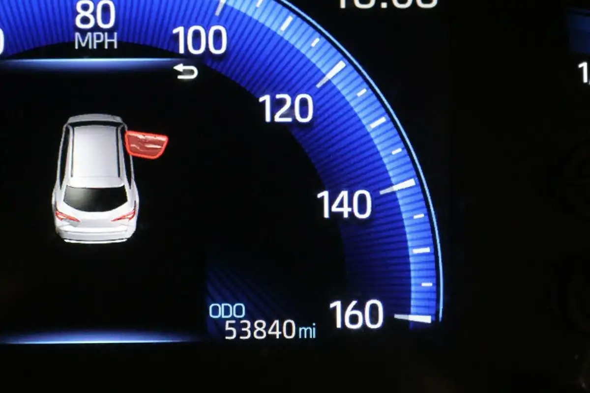 2021-toyota-corolla-18-vvt-i-icon-tech-spare-wheel-touring-sports-5d-big-10