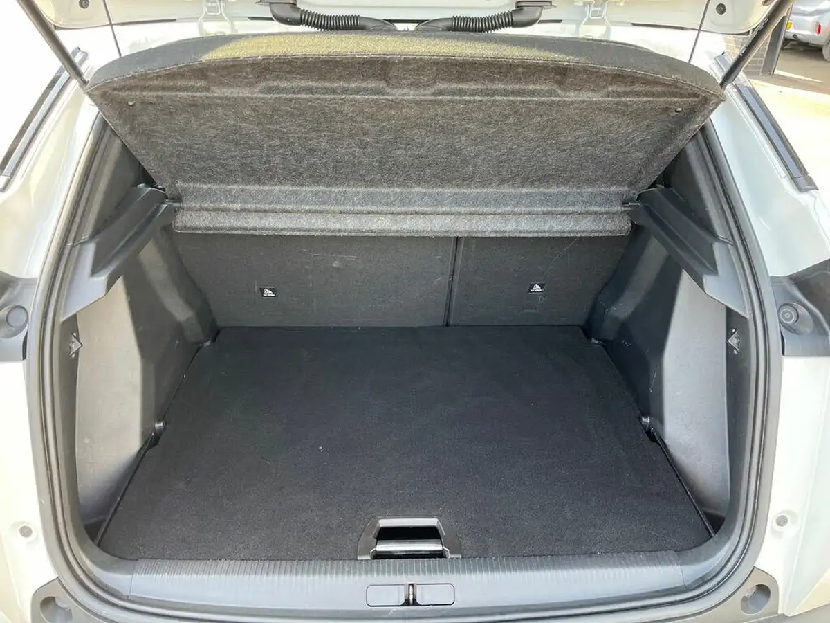 2020-peugeot-2008-suv-12-puretech-allure-premium-100bhp-big-9