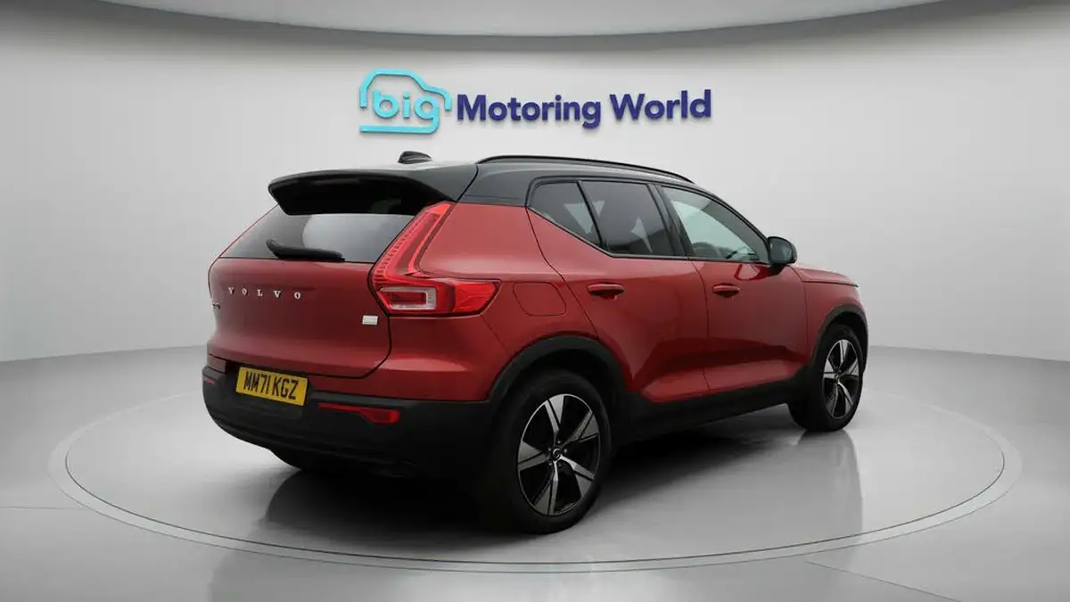 2022-volvo-xc40-15-t4-r-design-big-7