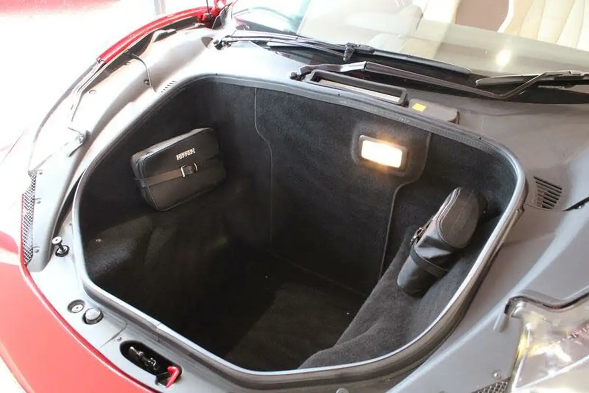 2012-ferrari-458-45-italia-big-30