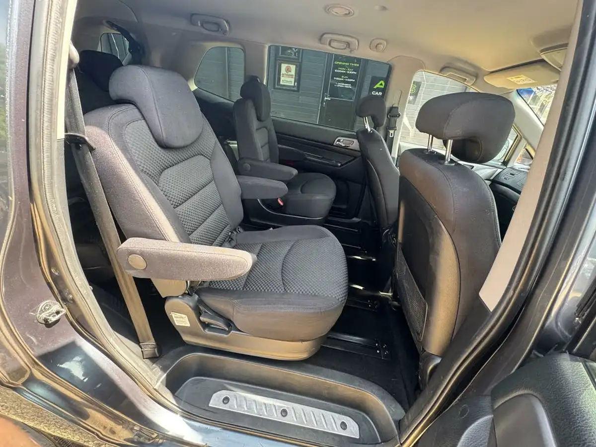 2017-kgm-ssangyong-turismo-22td-se-big-24