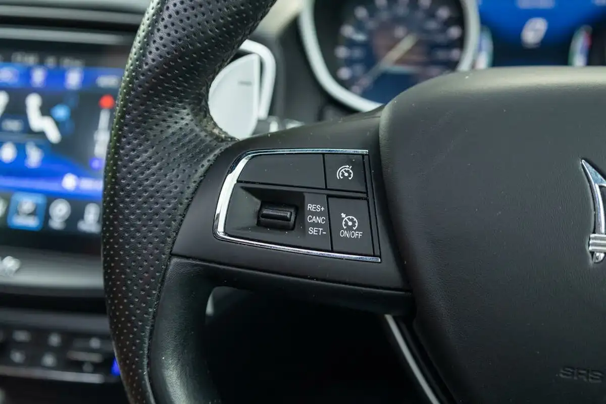 2020-maserati-ghibli-30td-gransport-big-21