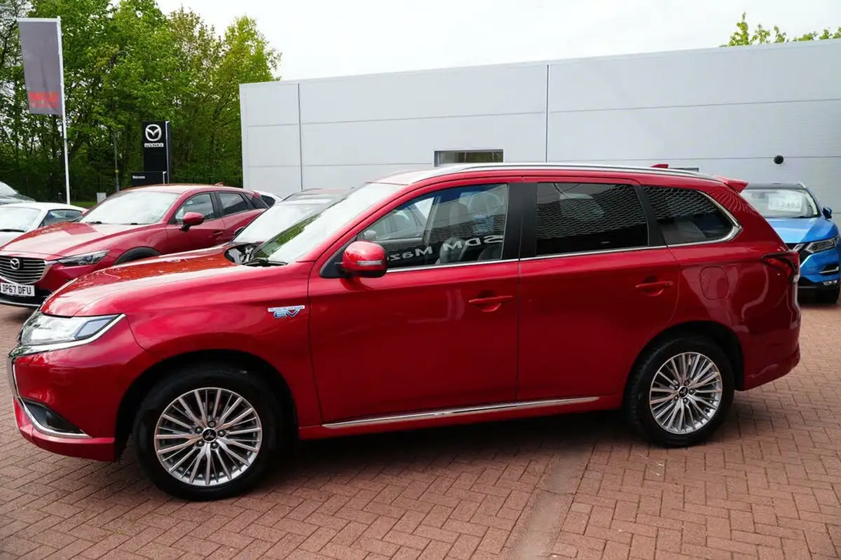 2021-mitsubishi-outlander-24-dynamic-phev-big-8