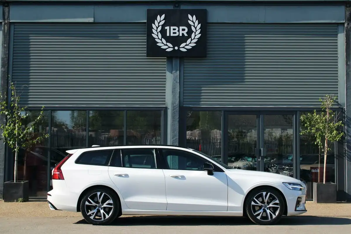 2019-volvo-v60-20-t5-r-design-ss-big-3