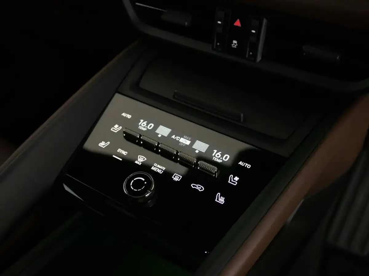 2024-porsche-macan-e-turbo-electric-big-55