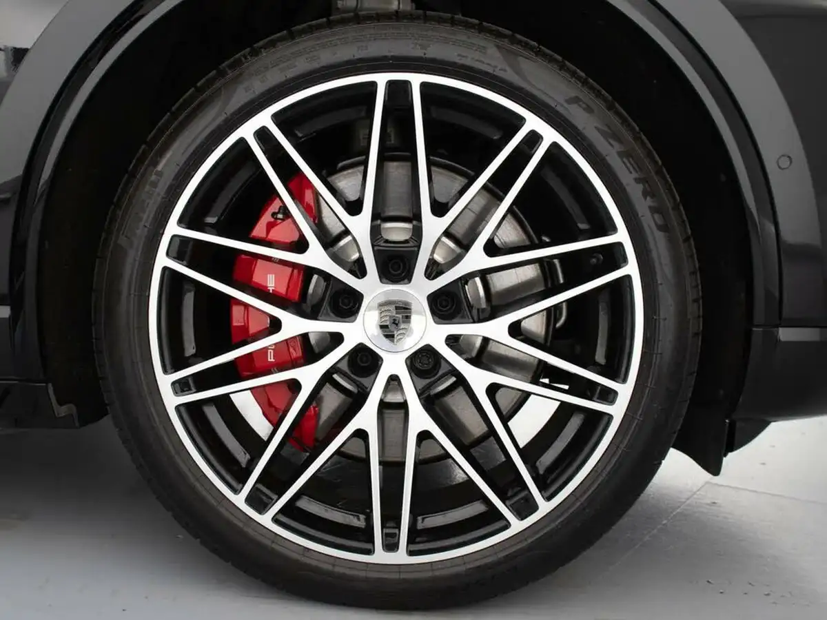 2024-porsche-macan-e-turbo-electric-big-3