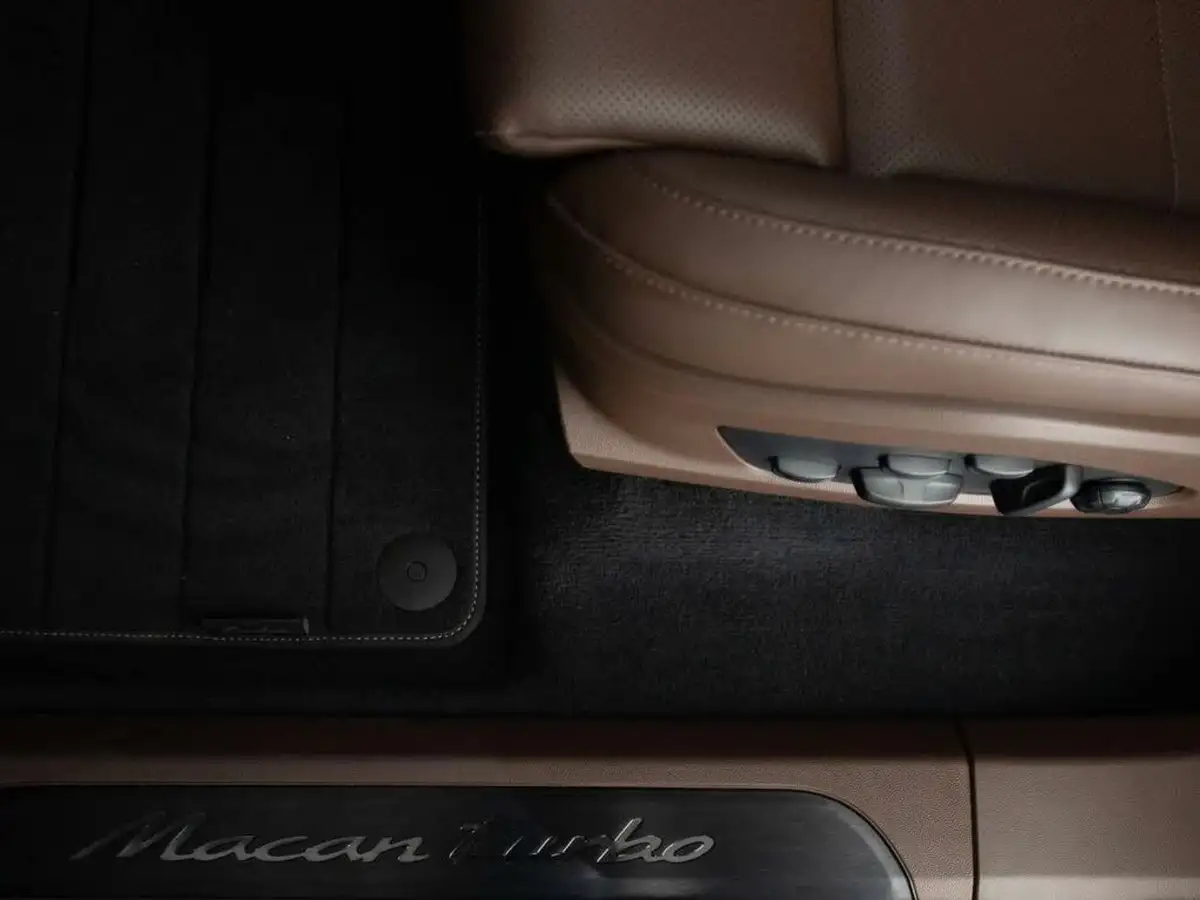 2024-porsche-macan-e-turbo-electric-big-31