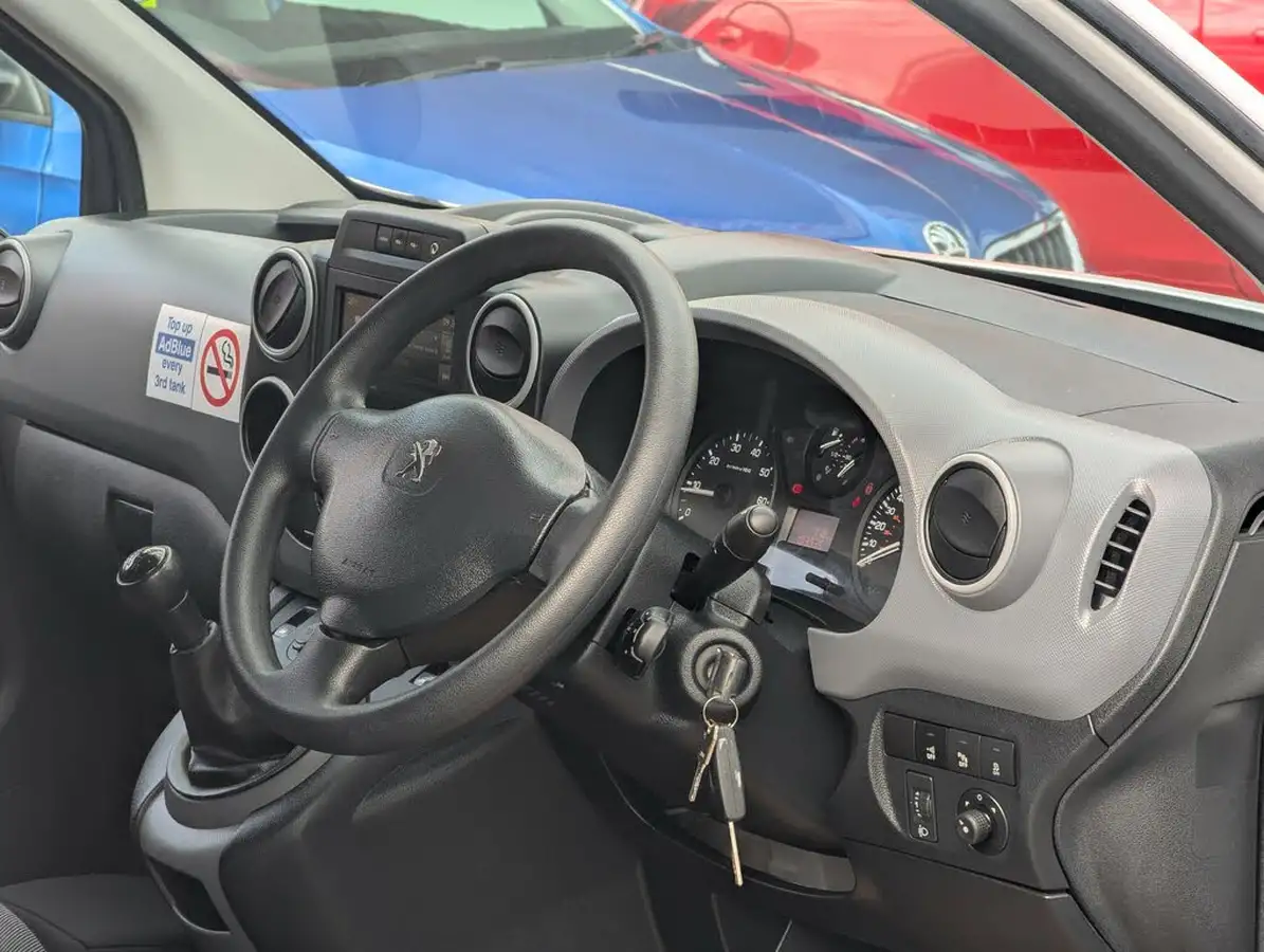 2018-peugeot-partner-16bluehdi-professional-l1-100pseu6-854-big-12