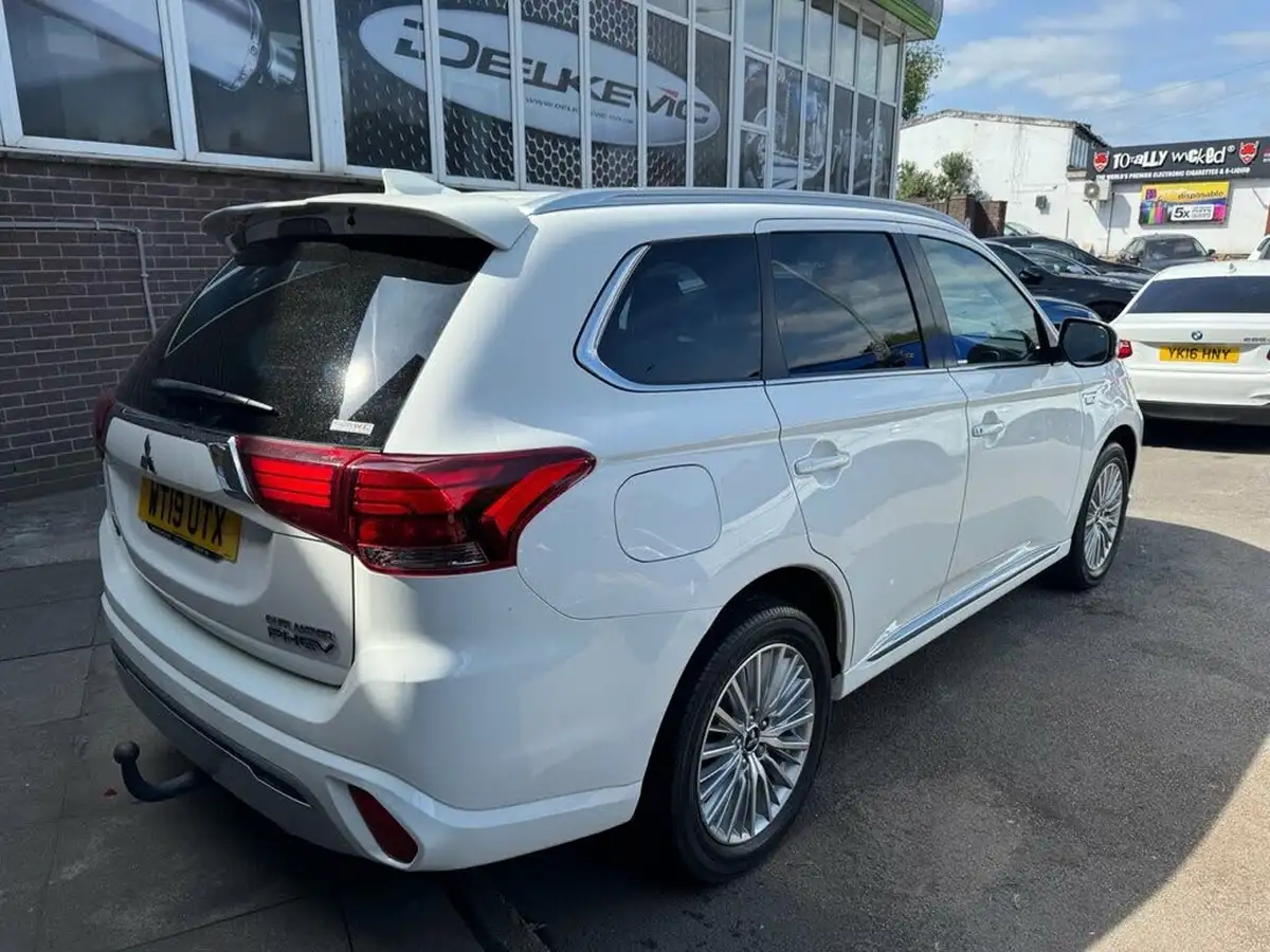2019-mitsubishi-outlander-24-4h-phev-big-21