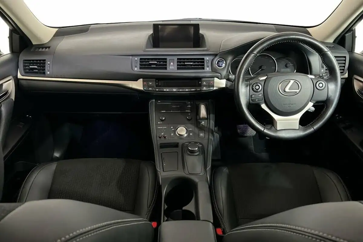 2016-lexus-ct-200h-18-sport-big-9