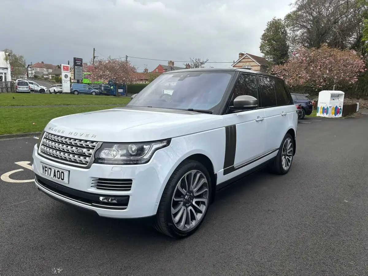 2017-land-rover-range-rover-30tdv6-autobiography-259ps-4wd-big-2