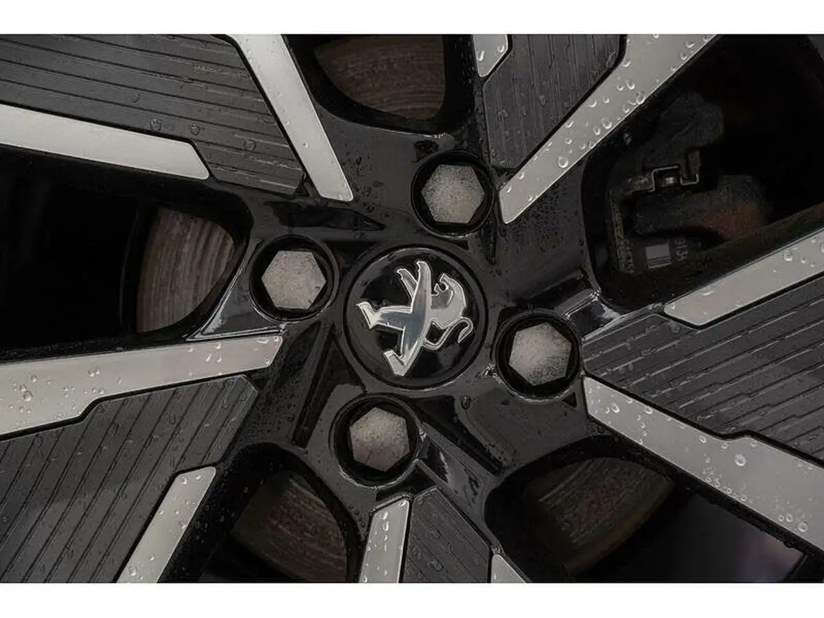 2021-peugeot-208-e-gt-50kwh-big-18