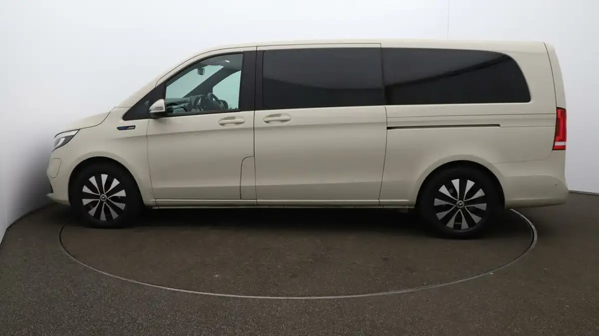 2022-mercedes-benz-eqv-e-eqv-300-sport-big-57