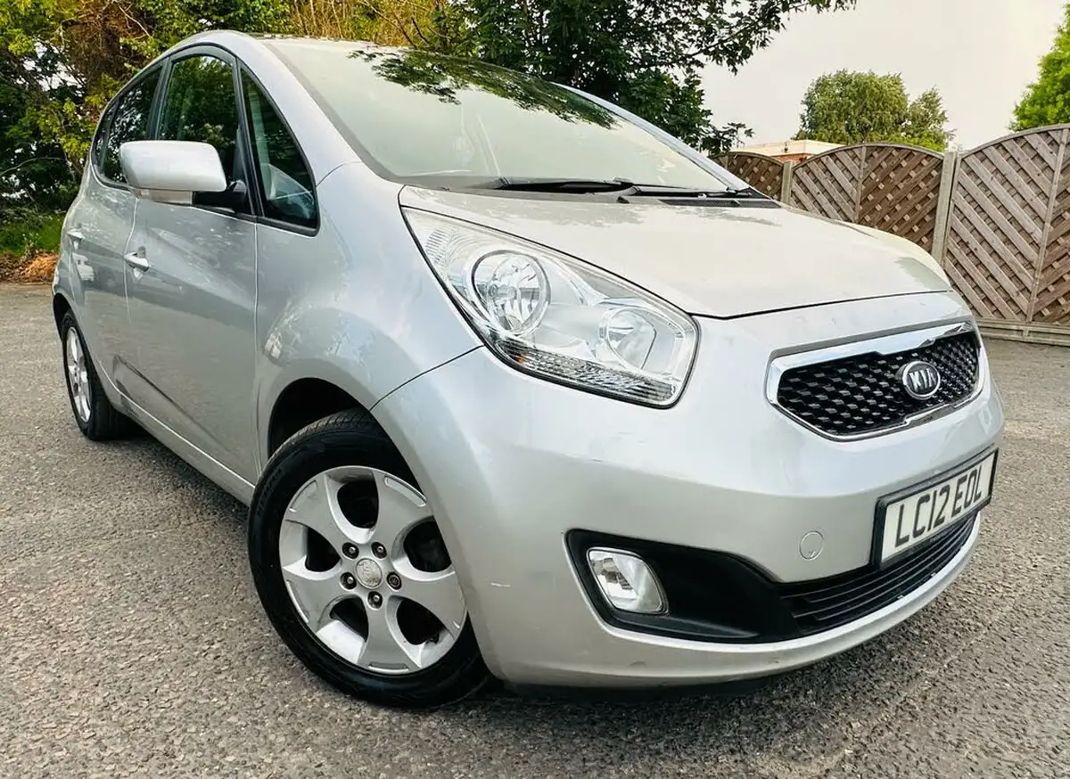 2012-kia-venga-16-3-auto-big-6