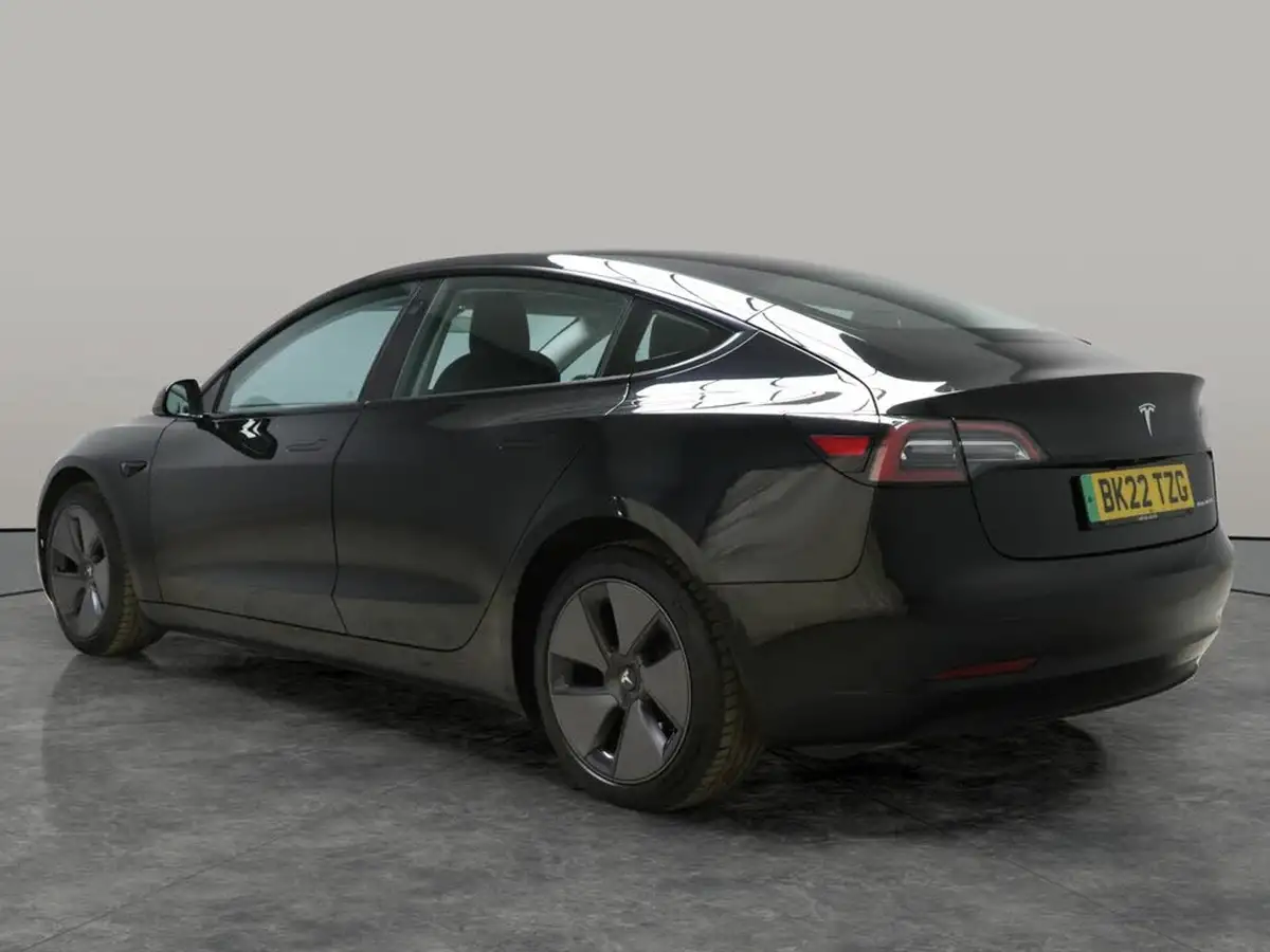 2022-tesla-model-3-e-long-range-big-13