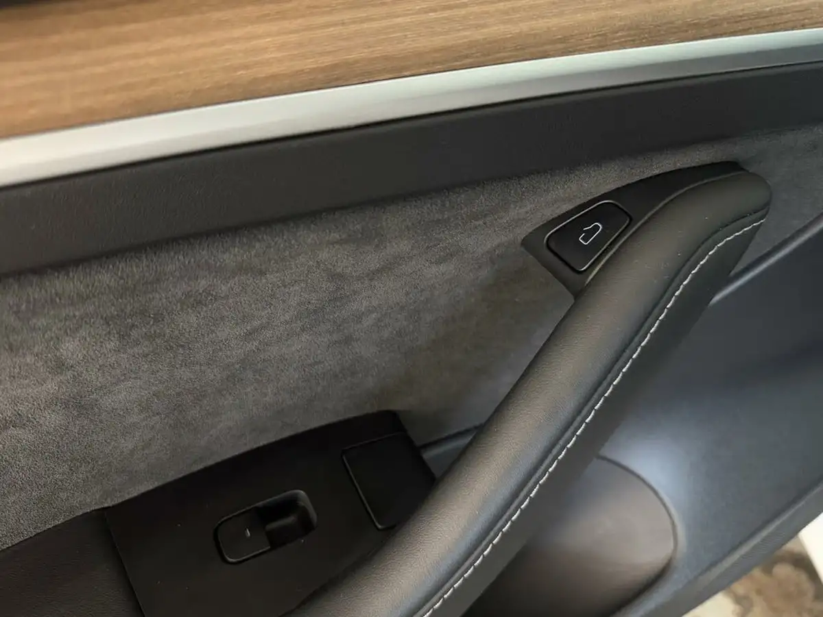 2021-tesla-model-3-e-long-range-awd-big-41