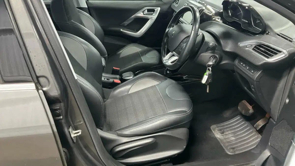 2019-peugeot-2008-suv-12-puretech-allure-premium-130bhp-big-8