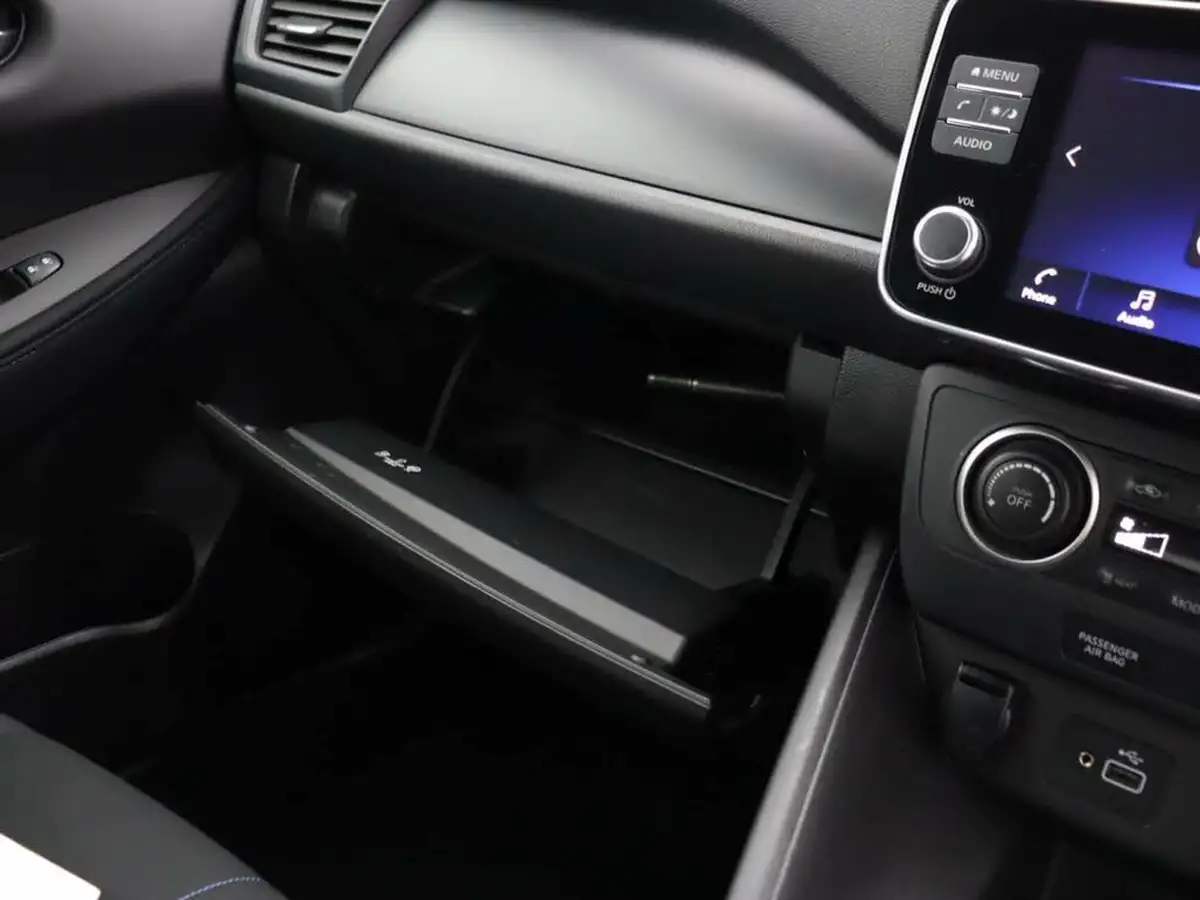 2022-nissan-leaf-e-acenta-big-31