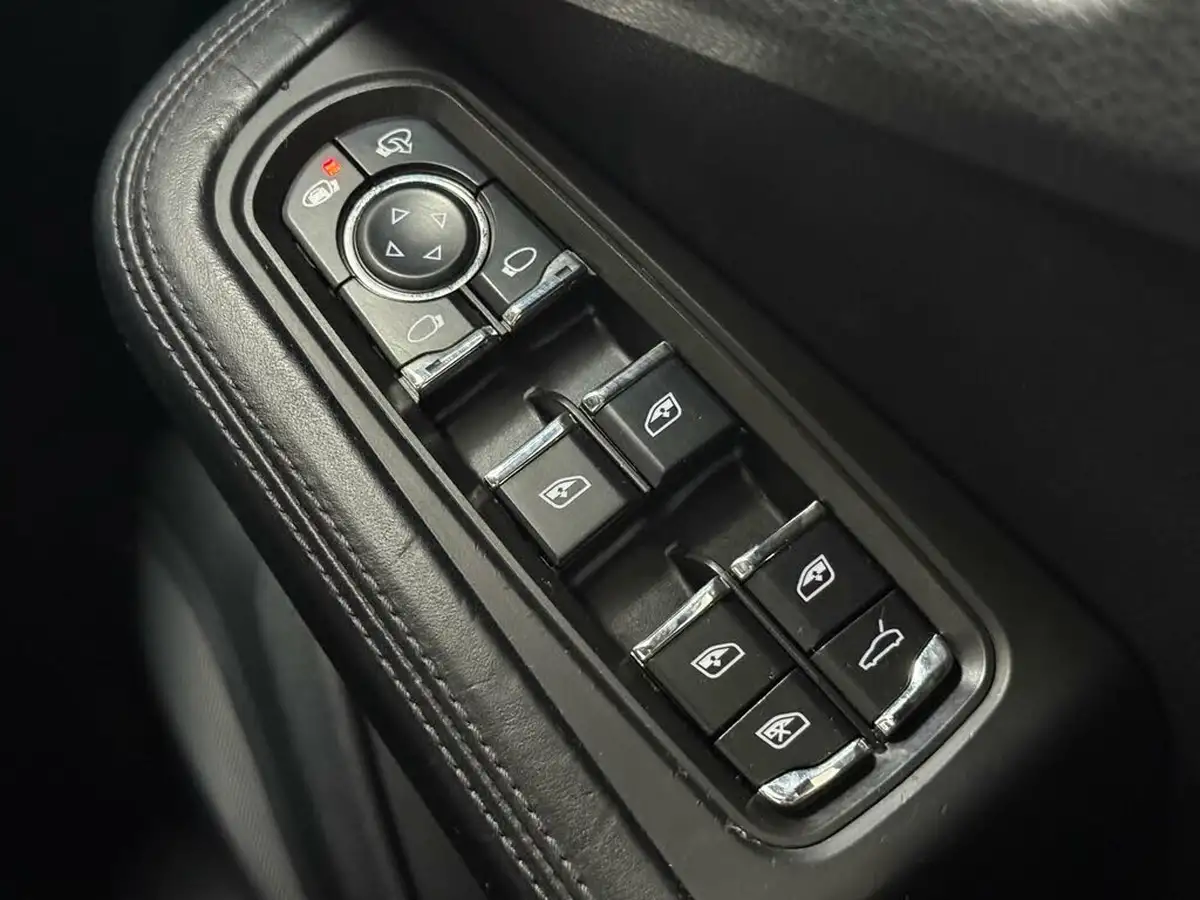 2016-porsche-macan-30td-s-big-47