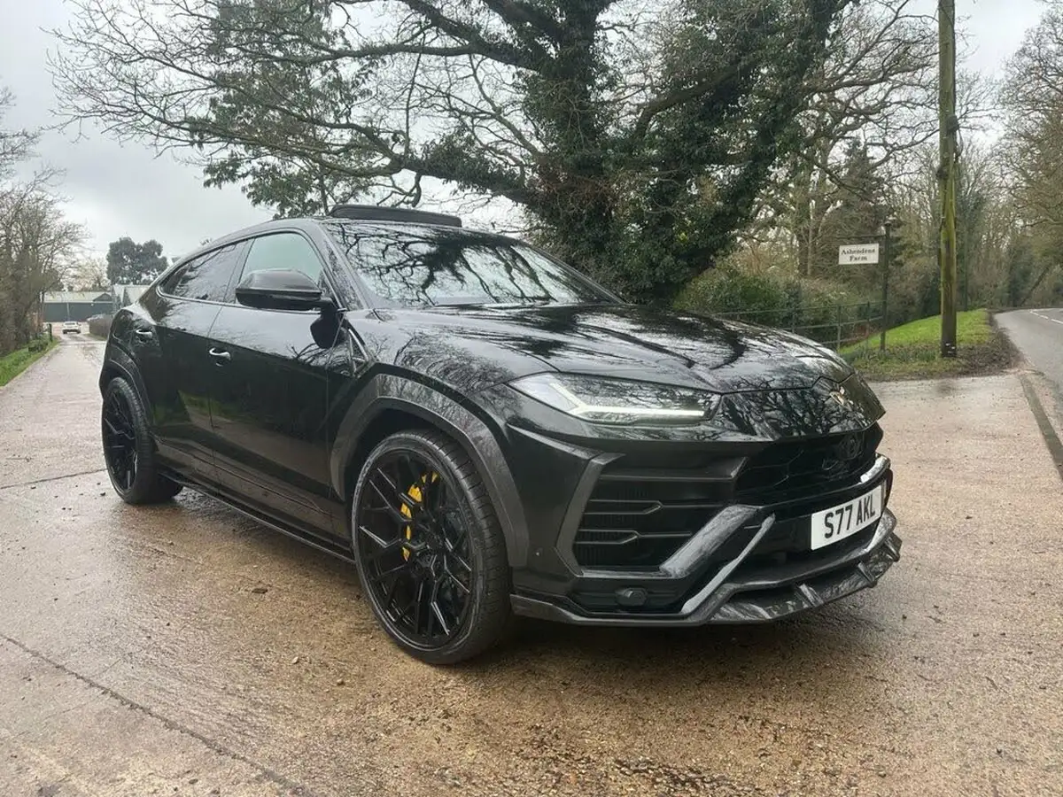 2020-lamborghini-urus-40-no-trim-big-0