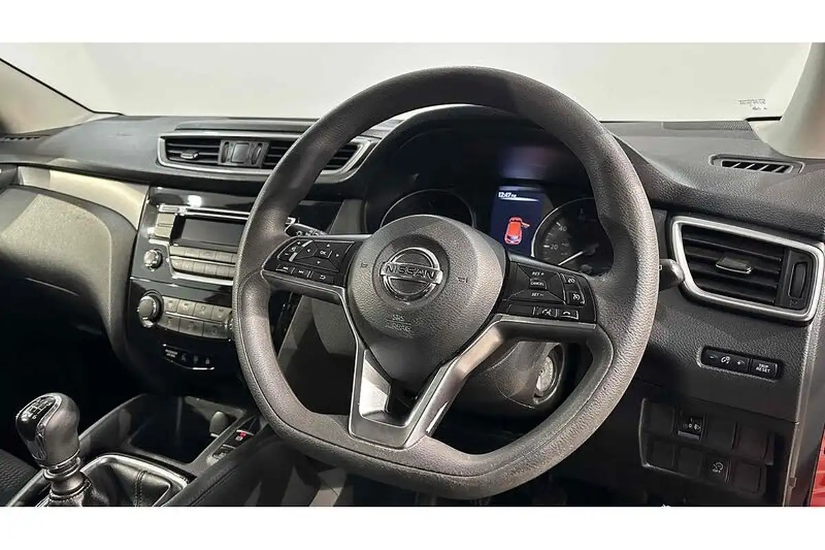 2018-nissan-qashqai-13-dig-t-visia-big-24