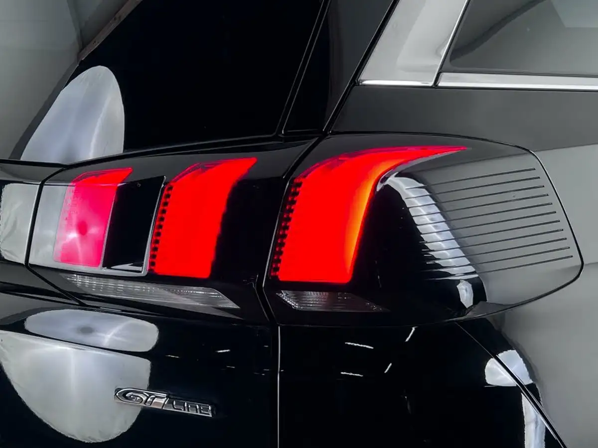 2018-peugeot-5008-suv-16-thp-gt-line-big-7