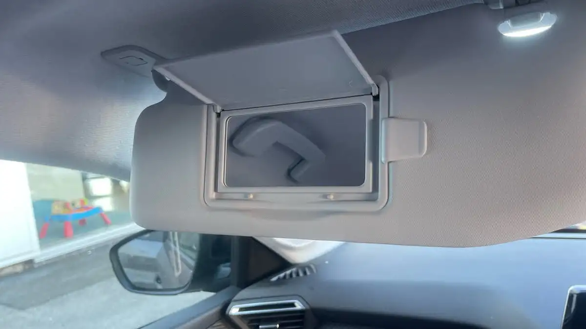 2022-peugeot-208-12-puretech-active-premium-100ps-big-33