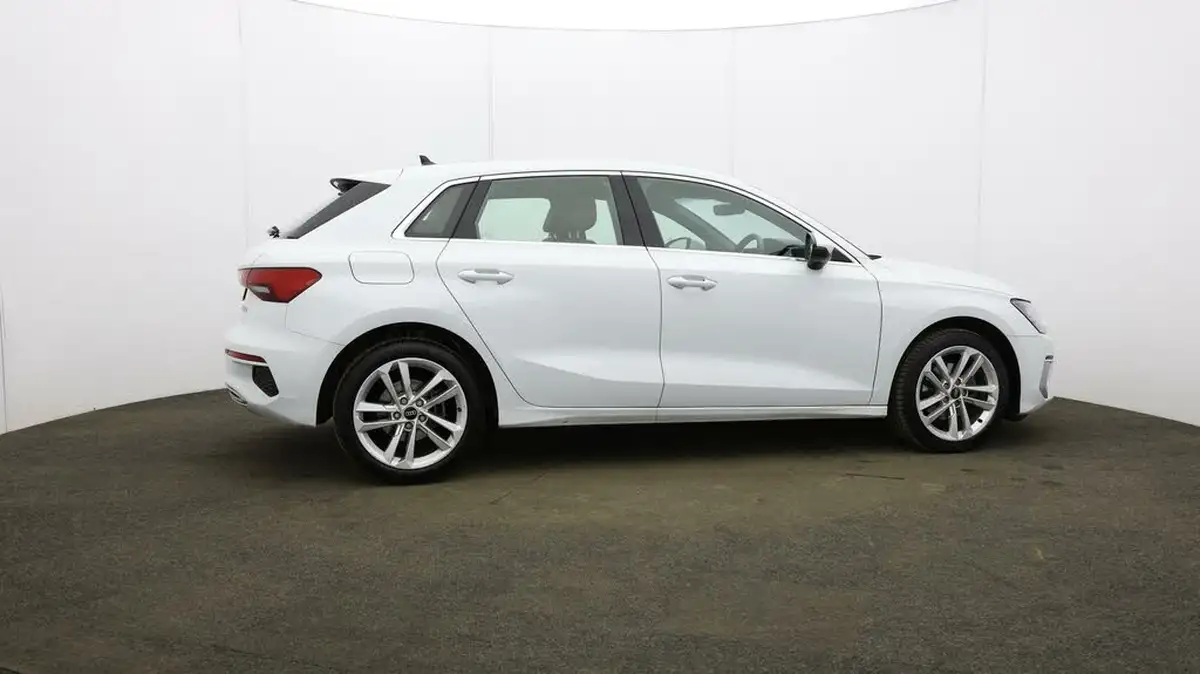 2023-audi-a3-15-35-tfsi-sportback-5d-s-tronic-big-46