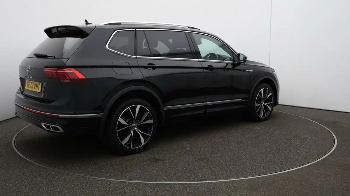 2023-volkswagen-tiguan-allspace-15-tsi-r-line-big-49
